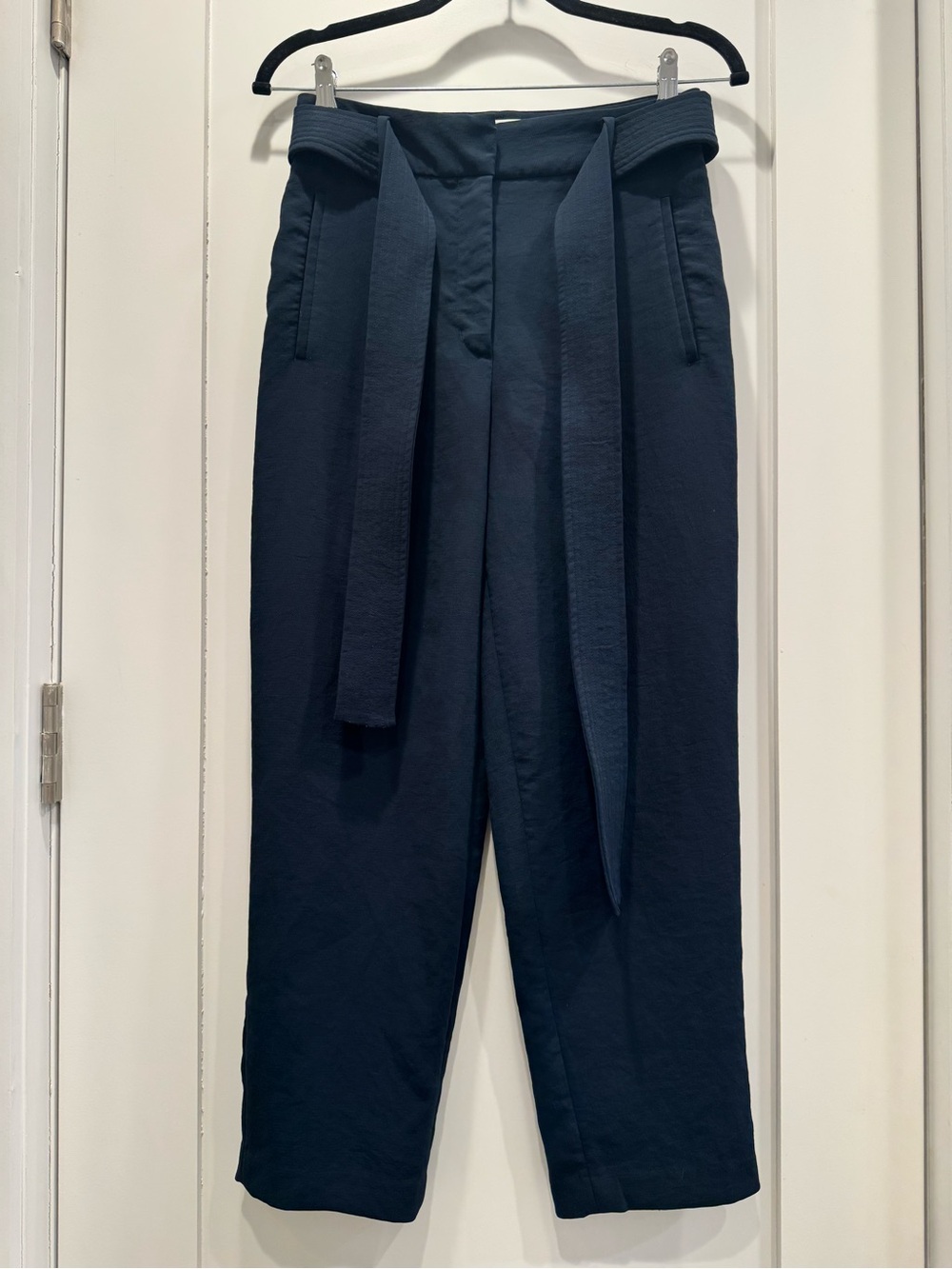 Wilfred by Aritzia Navy Belted High Rise Cropped Trousers Size 4